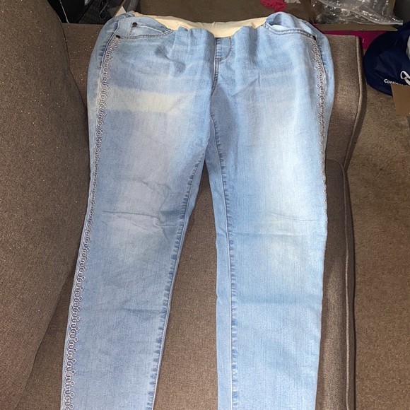 EUC Maternity Stretchy Jean Pants - Picture 3 of 7